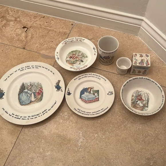 Wedgwood of Etruria Beatrix Potter Dishware - Picture 1 of 13